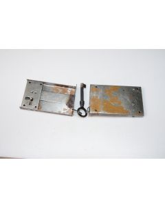 Kasternschloss mit Stulp links, Beschläge, Eisen, 60mm, 85mm, Dornmass 85mm. Geliefert mit passendem Schlüssel, Eisen.