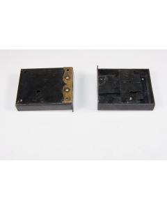 Kastenschloss mit Stulp rechts, Beschläge, Eisen, 75mm, 90mm, Dornmass 55mm. Geliefert mit passendem Schlüssel, Eisen.