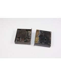 Kastenschloss mit Stulp links, Beschläge, Eisen, 75mm, 70mm, Dornmass 45mm. Geliefert mit passendem Schlüssel, Eisen.