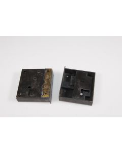 Kastenschloss mit Stulp rechts, Beschläge, Eisen, 75mm, 70mm, Dornmass 45mm. Geliefert mit passendem Schlüssel, Eisen.