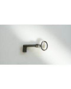 Schlüssel Rohling, Beschläge, Eisen, Halmlänge 27mm, Bart b 8mm l 12mm, Durchmesser 5mm