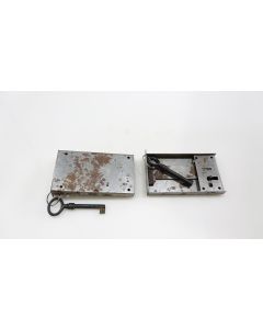 Kastenschloss mit Stulp, rechts mit passendem Schlüssel, Beschläge, Eisen, 110mm, 64mm, Dornmass 90mm