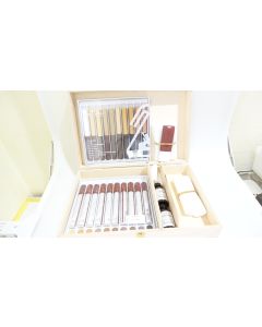 Fao Erste Hilfe Kit A, Restaurierungsbedarf, Weichwachsstangenkitt, Holzretuschierstifte, fixiermittel und Zubehör für die Verarbeitung